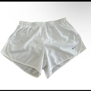 Kids Nike Running shorts White youth - Standard fit - size L (0592)